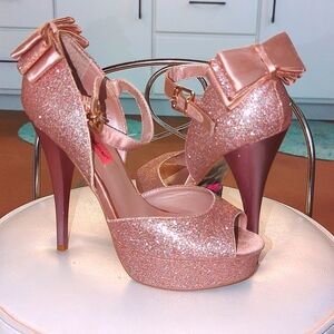 Betsy Johnson platform pink glitter Alexsaa 7.5M
